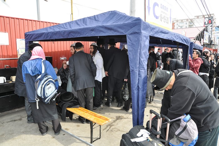 תספורת בערב ראש השנה ע"י הכנסת אורחים המרכזית אומן