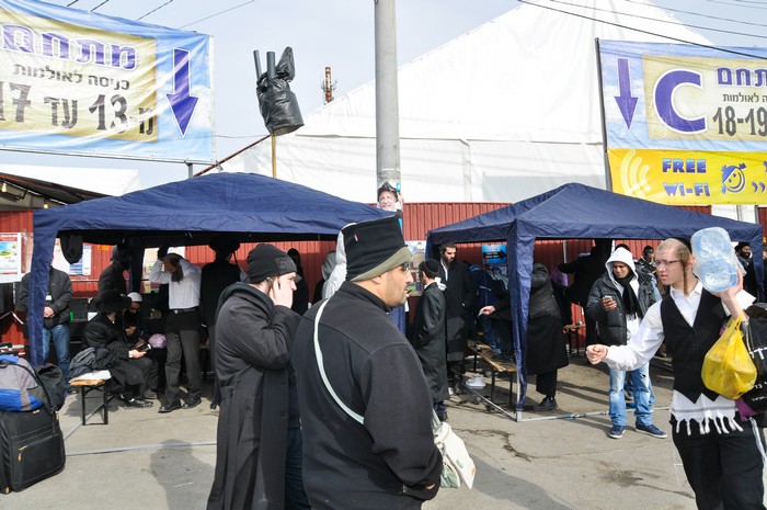תספורת בערב ראש השנה ע"י הכנסת אורחים המרכזית אומן