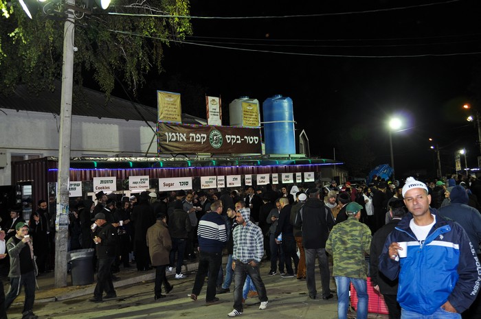 קיוסק תה וקפה 24/7 חינם ע"י הכנסת אורחים המרכזית אומן