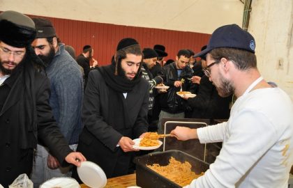 חלוקת ארוחות בימי החול חינם