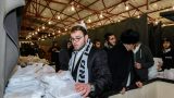 חלוקת ארוחות ארוזות TO GO הכנסת אורחים אומן